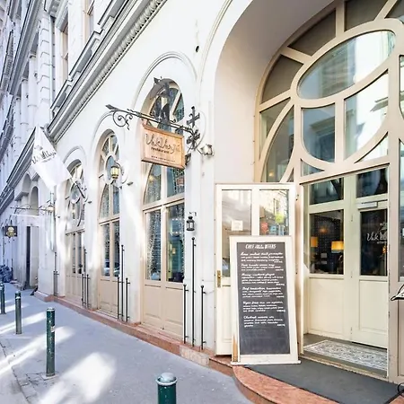 Extreme Central Modern Aircon Studio Budapest Exterior photo