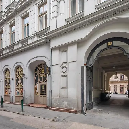 Extreme Central Modern Aircon Studio Budapest Exterior photo