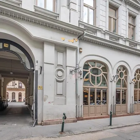 Extreme Central Modern Aircon Studio Budapest Exterior photo