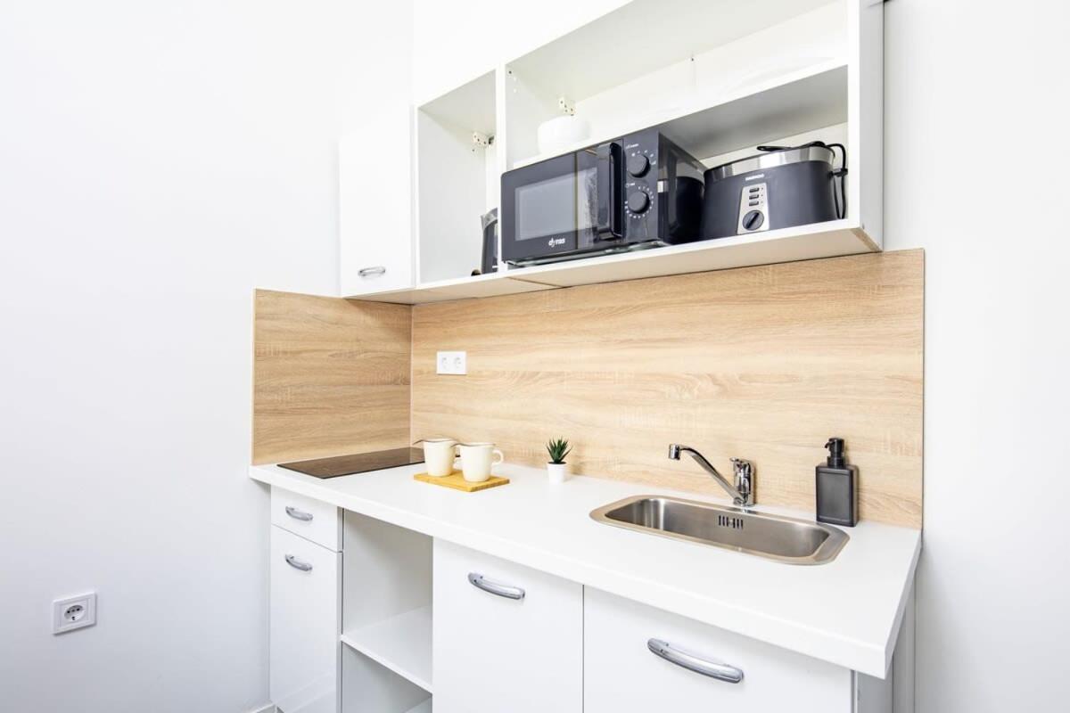 Extreme Modern Aircon Apartment